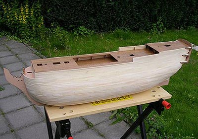 Готовая первая обшивка HMS Victory