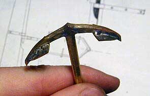 Припаиваем вторую лапу