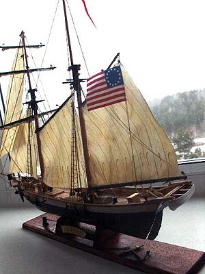 Модель парусника Newport фирмы Mamoli