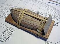 Приклеиваем транец