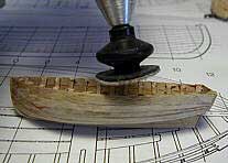 Зашкуриваем края шпангоутов