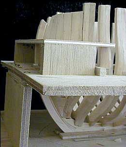 Крупный план конструкции стапеля в его носовой и кормовой частях