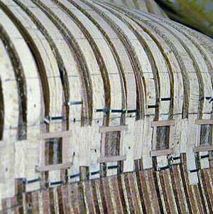 Далее были прорезаны пушечные порты и для каждого была изготовлена рамка