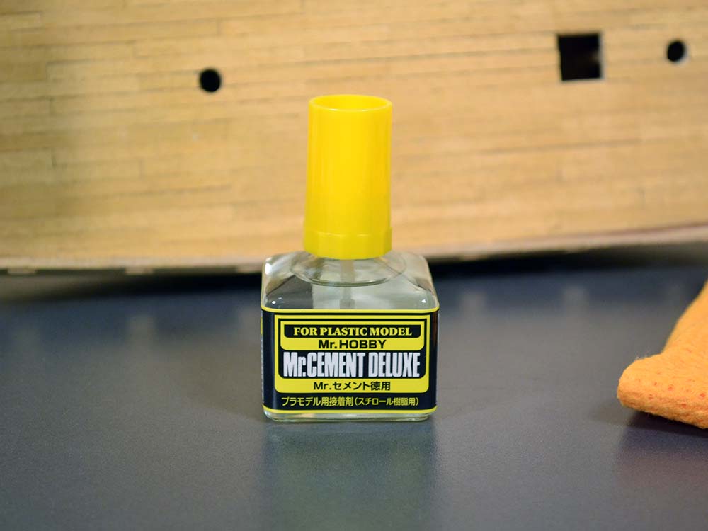 Отличный модельный клей!