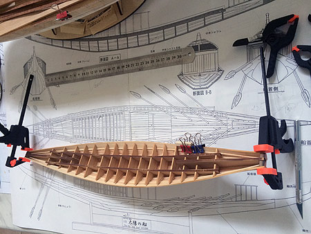 Обшивка корпуса модели ладьи от Woody Joe