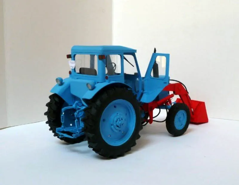 Модель из картона тракторы (2 модели) Модель из картона тракторы (2 модели)