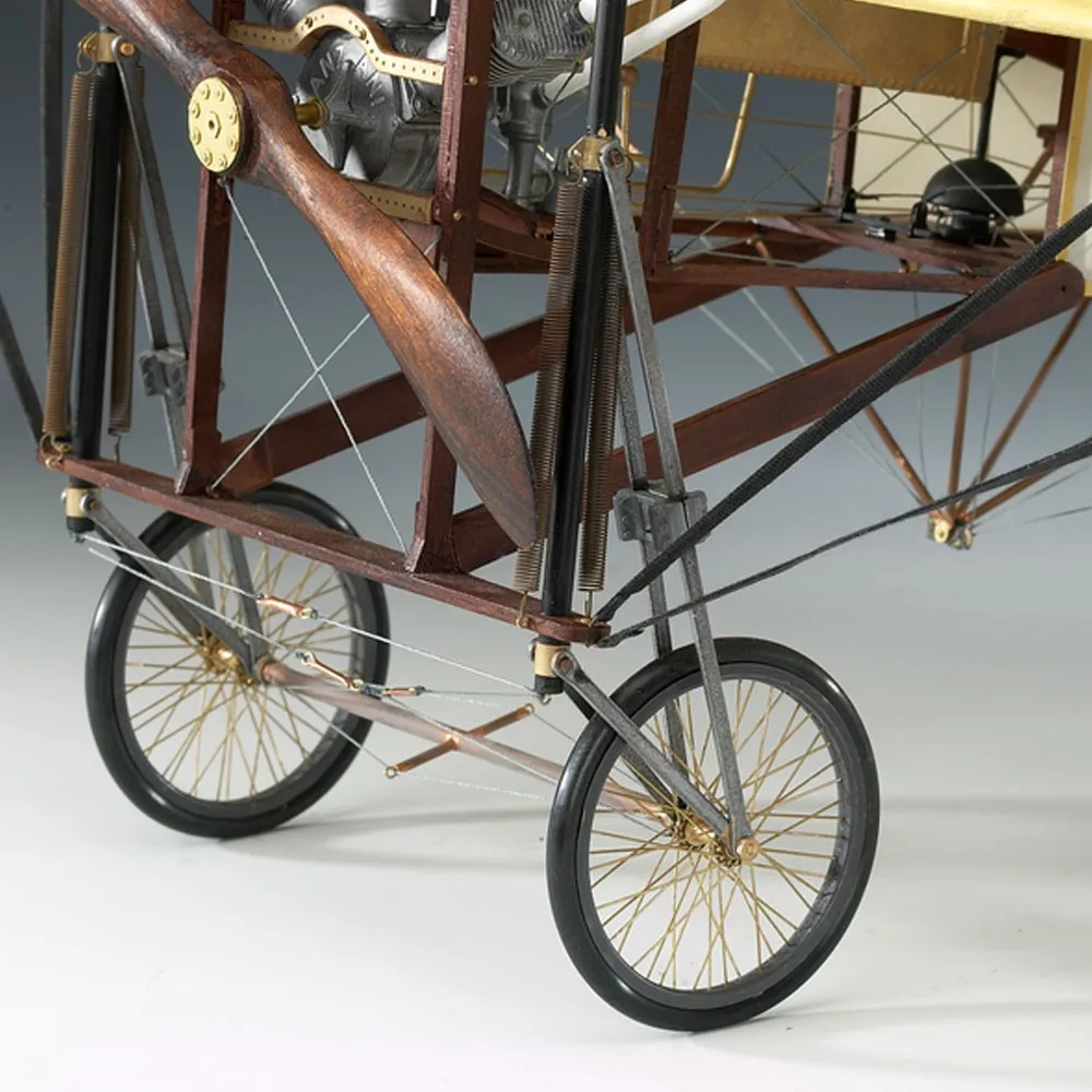 Моноплан Bleriot XI + (Стартовый набор инструментов) Моноплан Bleriot XI + (Стартовый набор инструментов)