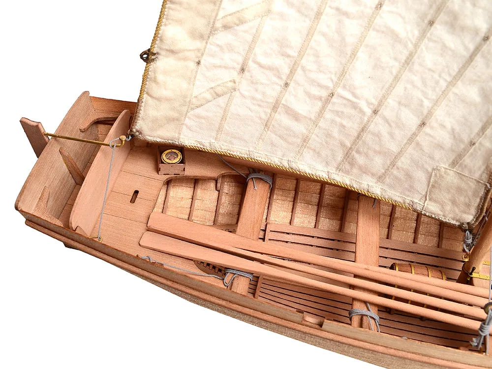 Модель Ял со снабжением четырехвесельный 1:24 с парусом Модель Ял со снабжением четырехвесельный 1:24 с парусом