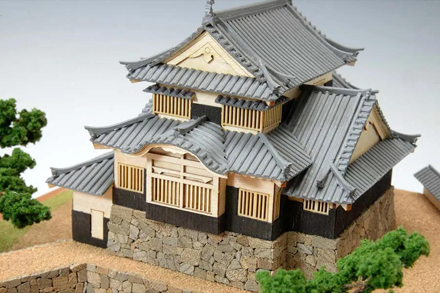 Замок Matsuyama + (Стартовый набор инструментов) Замок Matsuyama + (Стартовый набор инструментов)