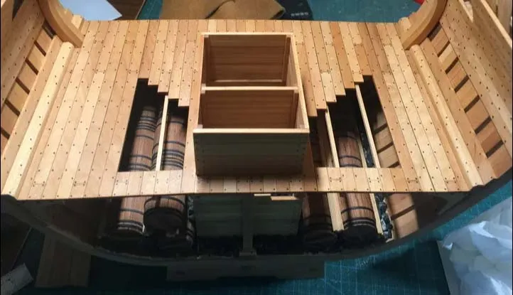 модель корабля для сборки Bonhomme Richard сечение, версия самшит + интерьер