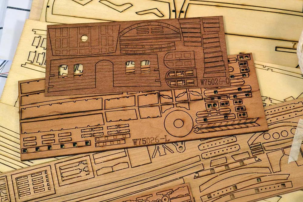 Black Pearl (Черная Жемчужина), 533 мм + (Полный набор инструментов, клея и лак)