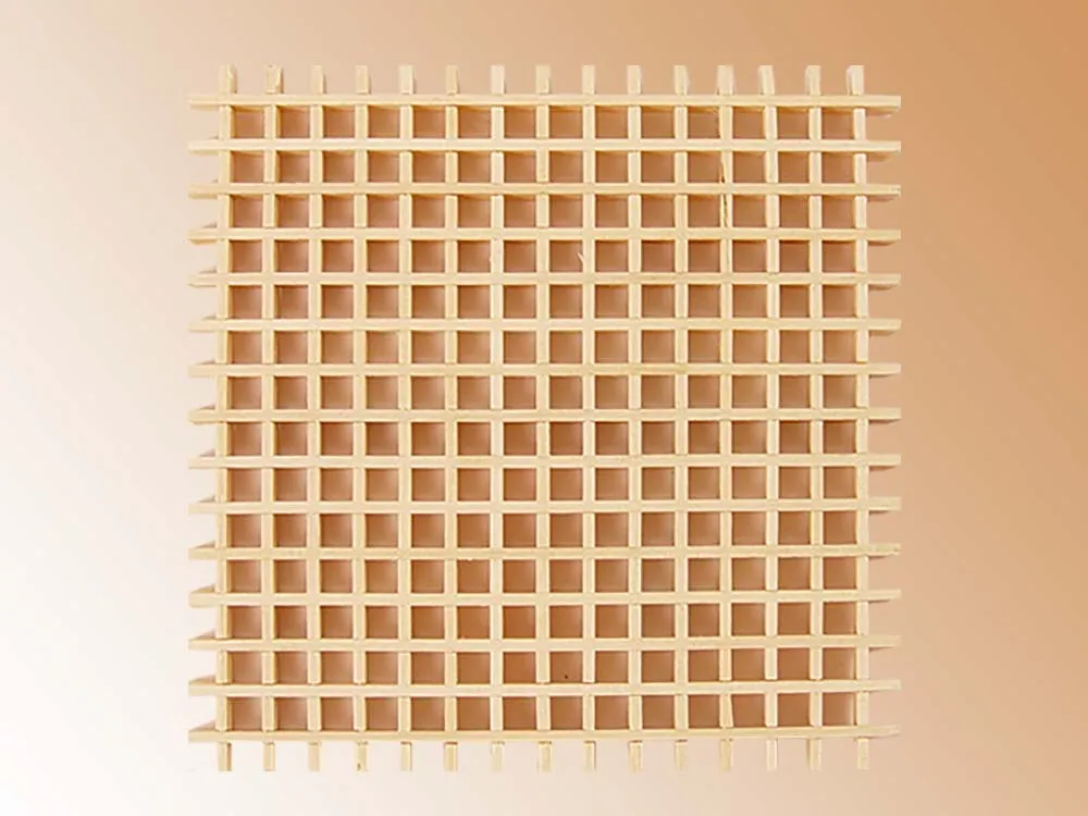 Собранная решетка, липа, 62х62х3 мм