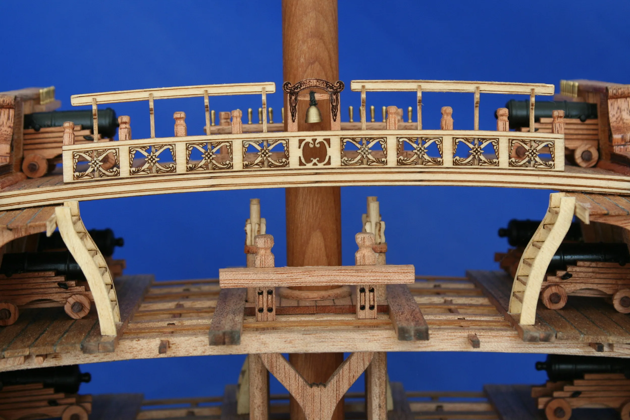 модель корабля для сборки Bonhomme Richard сечение, версия самшит модель корабля для сборки Bonhomme Richard сечение, версия самшит