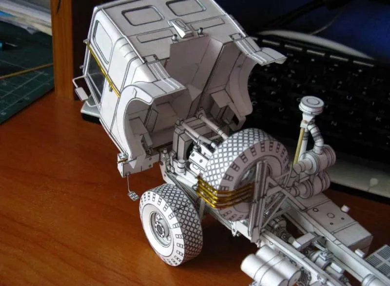 Модель из бумаги грузовой автомобиль