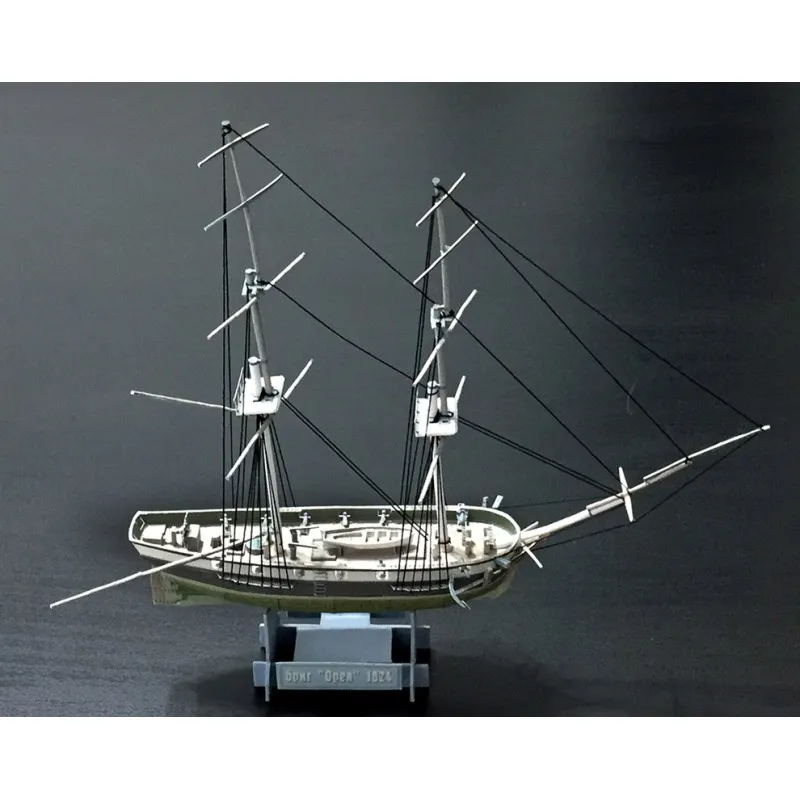 Модель из бумаги бриг Орёл, Россия 1824 г Модель из бумаги бриг Орёл, Россия 1824 г