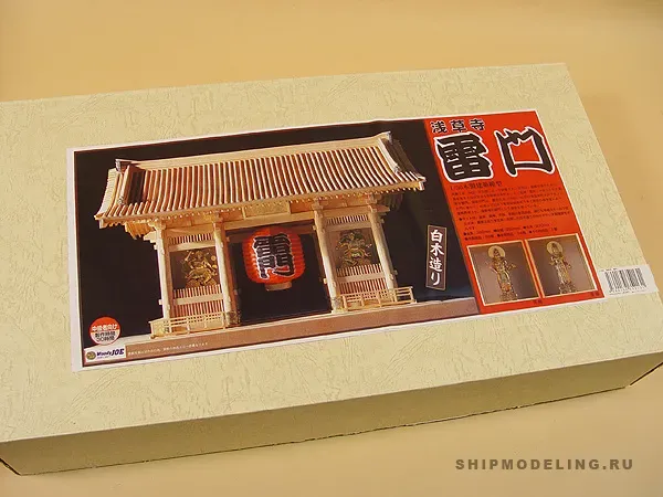 Главные ворота Senso-Ji Kaminarimon Главные ворота Senso-Ji Kaminarimon