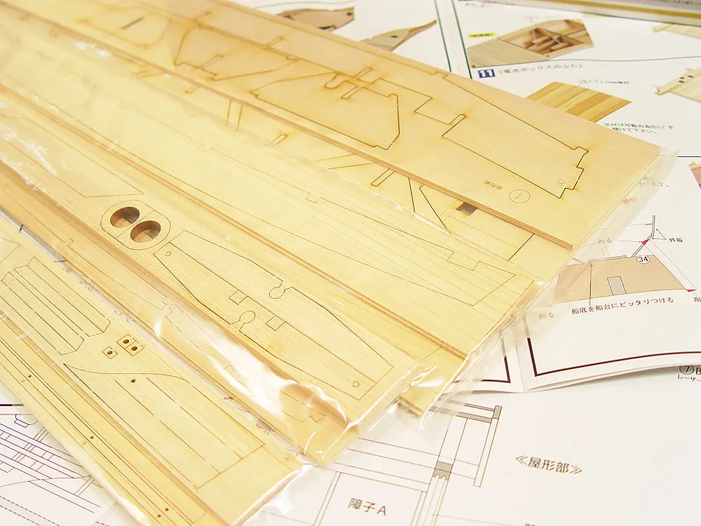 деревянная модель парусника Yakatabune с подсветкой деревянная модель парусника Yakatabune с подсветкой