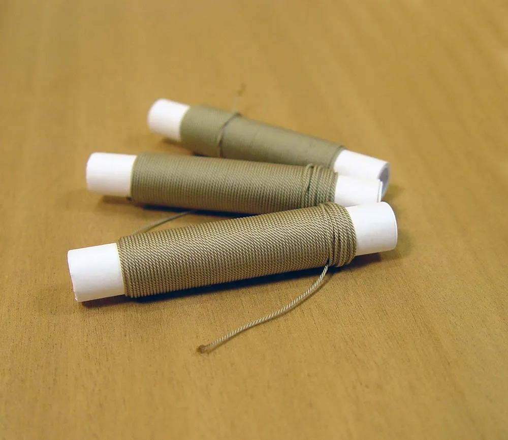 Нить плотной скрутки серая, 0,3 мм, длина 5 м