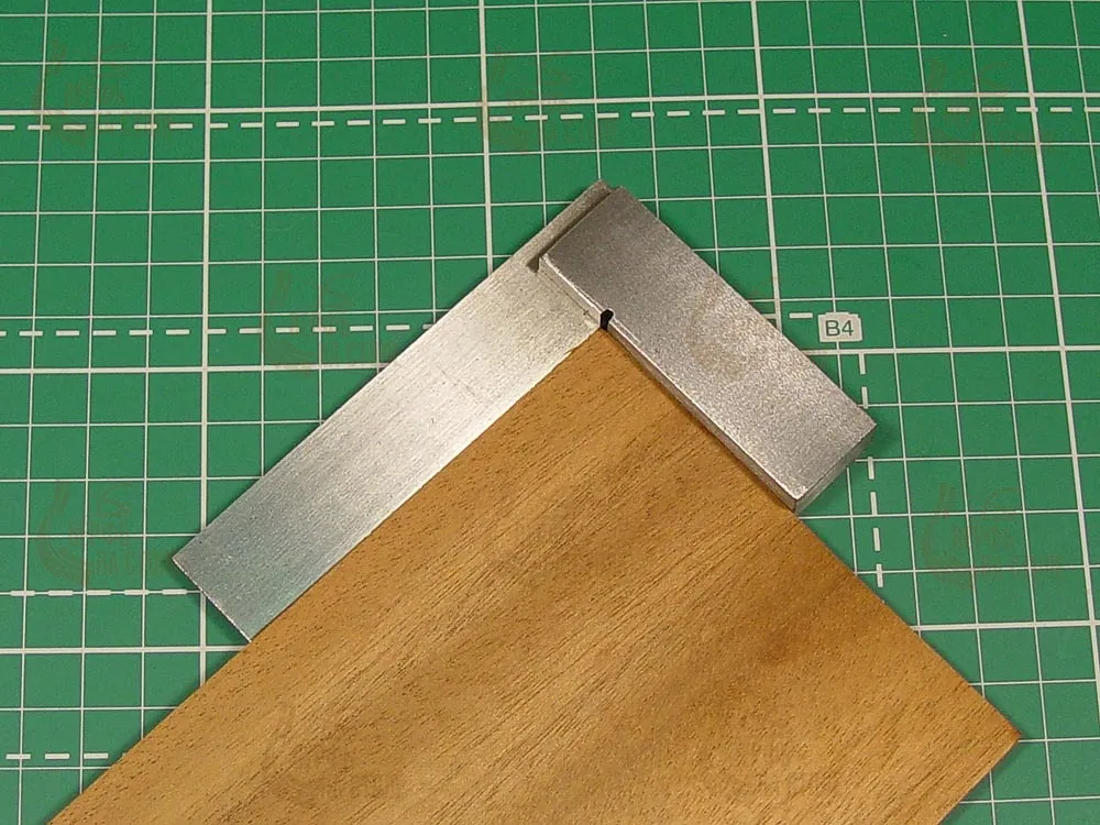 Миниатюрный 75 мм угольник