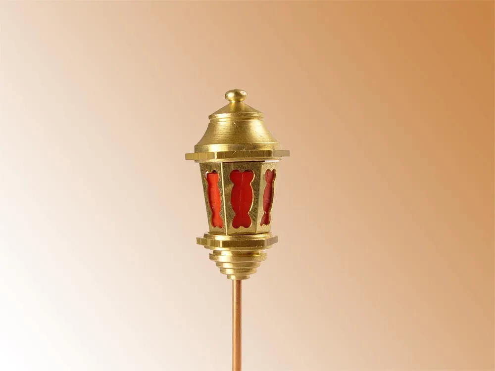 Кормовой фонарь, латунь и пластик, 25 мм Кормовой фонарь, латунь и пластик, 25 мм