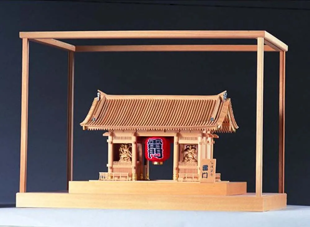 Главные ворота Senso-Ji Kaminarimon Главные ворота Senso-Ji Kaminarimon