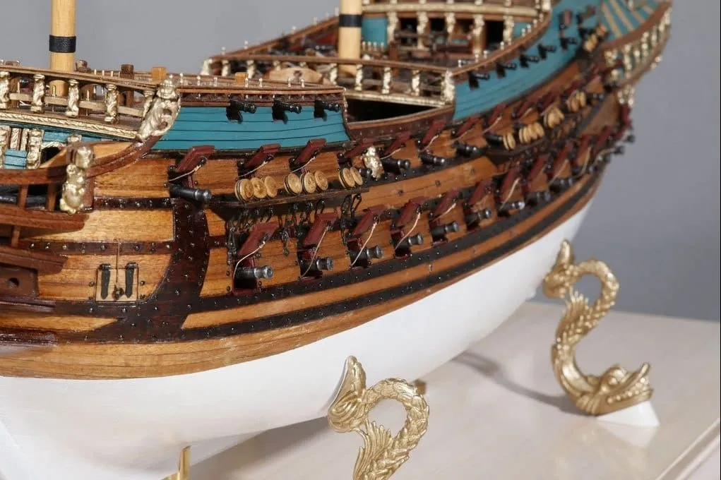 Держатели "Рыба-Кит" под золото, 50 мм, 4 шт Держатели "Рыба-Кит" под золото, 50 мм, 4 шт