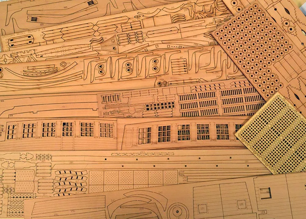 модель корабля для сборки Bonhomme Richard 1779 версия вишня-груша