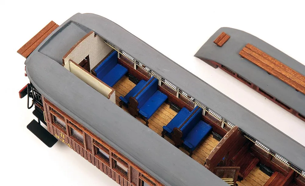 модель паровоза Модель пассажирского вагона