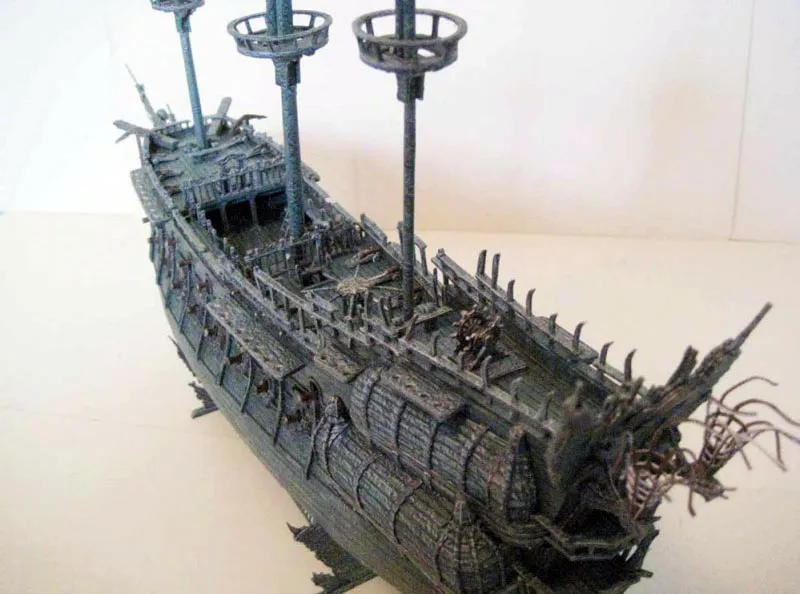 Модель из бумаги галеон "Flying Dutchman" Модель из бумаги галеон "Flying Dutchman"