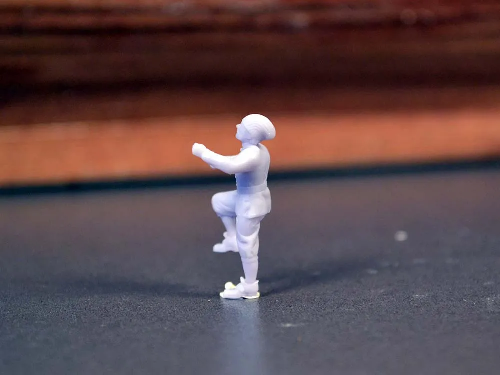 Фигурка матроса, лезущего по вантам, 25 мм