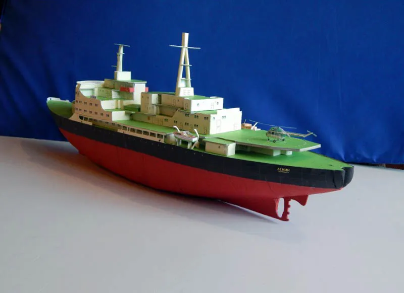 Модель из бумаги Ледокол