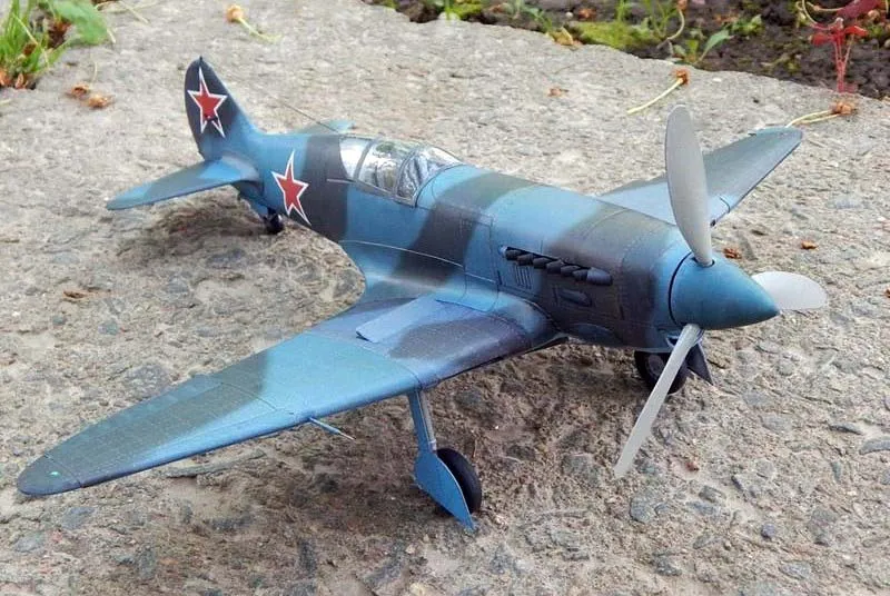 Модель из бумаги Истребитель ИТП-М-2 Поликарпова Модель из бумаги Истребитель ИТП-М-2 Поликарпова