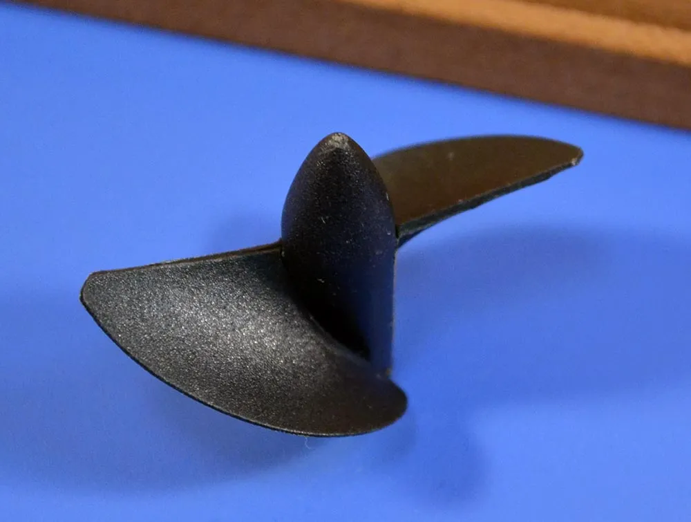 Винт двухлопастной, 45 мм, резьба М4