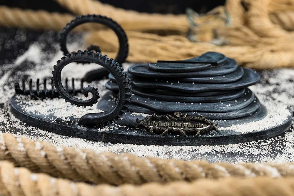 Подставка для модели Летучего Голландца