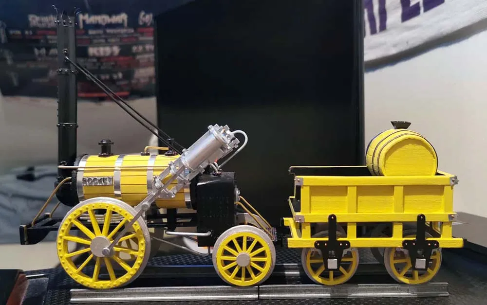 Модель паровоза Ракета (ROCKET) + (Полный набор инструментов, клея и краски) Модель паровоза Ракета (ROCKET) + (Полный набор инструментов, клея и краски)