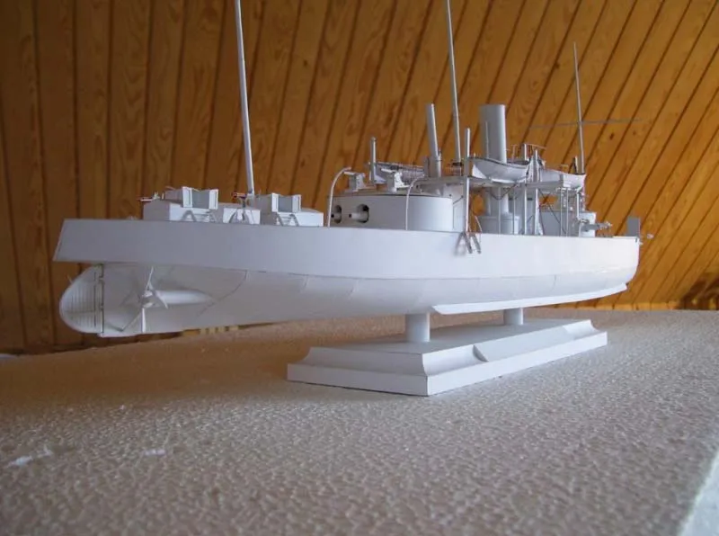 Модель из картона Русалка