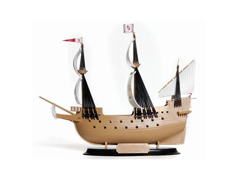 Флагман непобедимой армады Галеон "Сан-Мартин" (сборка без клея) Флагман непобедимой армады Галеон "Сан-Мартин" (сборка без клея)