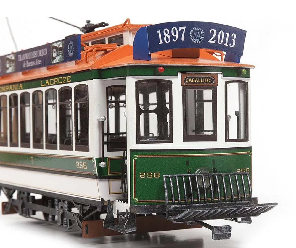 Модель трамвая BUENOS AIRES + (Полный набор инструментов, клея и краски) Модель трамвая BUENOS AIRES + (Полный набор инструментов, клея и краски)