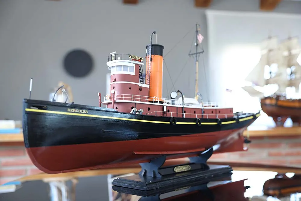 Океанский буксир Hercules + (Стартовый набор инструментов) Океанский буксир Hercules + (Стартовый набор инструментов)