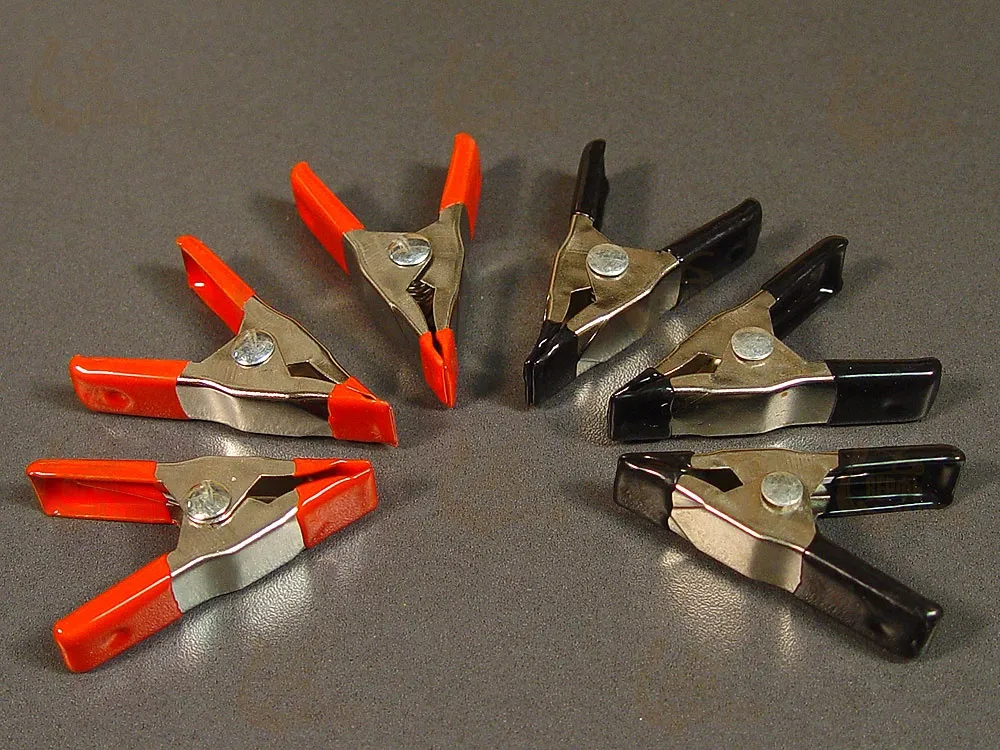 Набор из четырех зажимов Набор из четырех зажимов