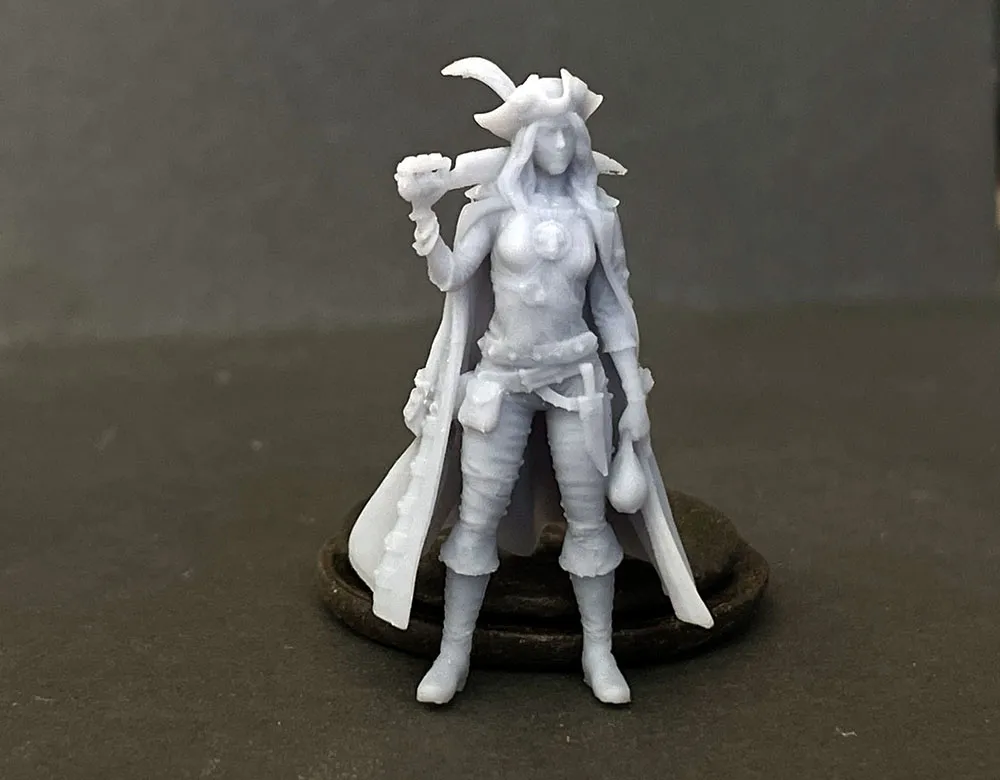 Фигурка пиратки "Элеонора", 24 мм