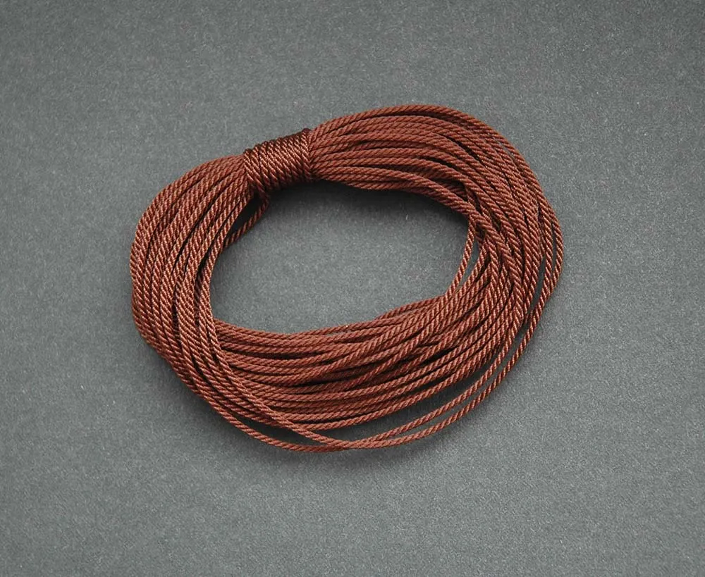 Нить плотной скрутки коричневая, 0,7 мм, длина 5 м Нить плотной скрутки коричневая, 0,7 мм, длина 5 м