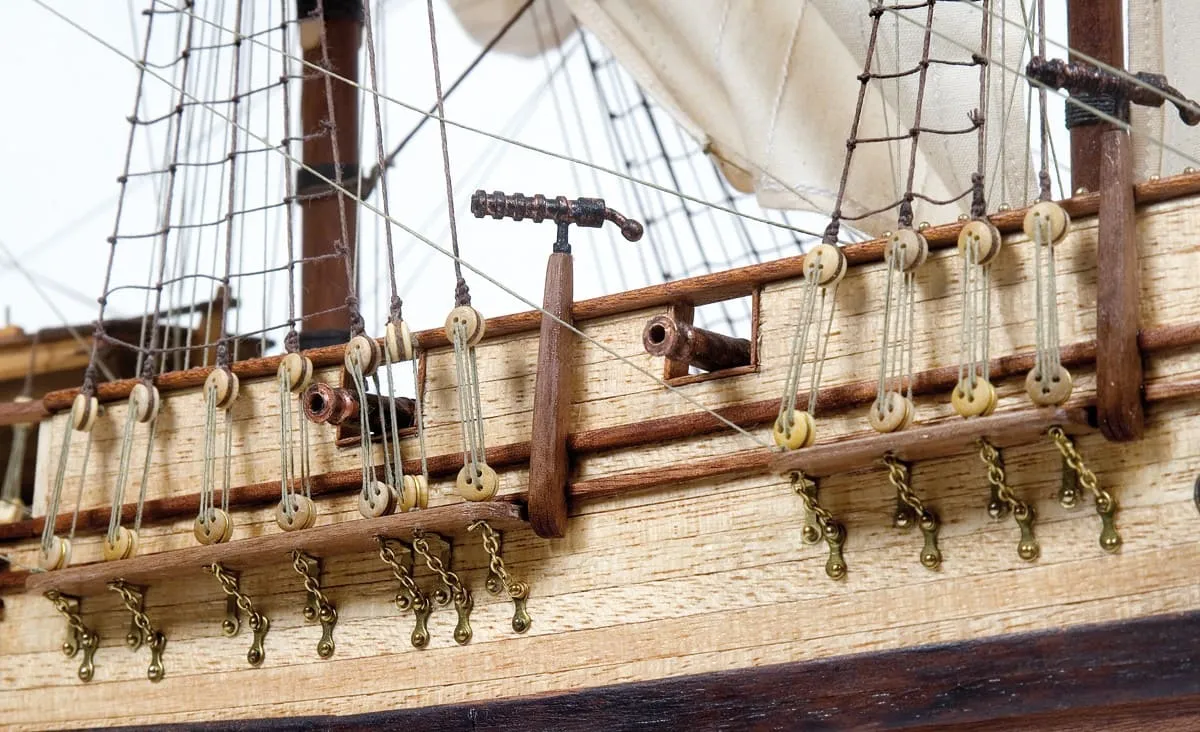 модель корабля своими руками Bounty с разрезом модель корабля своими руками Bounty с разрезом