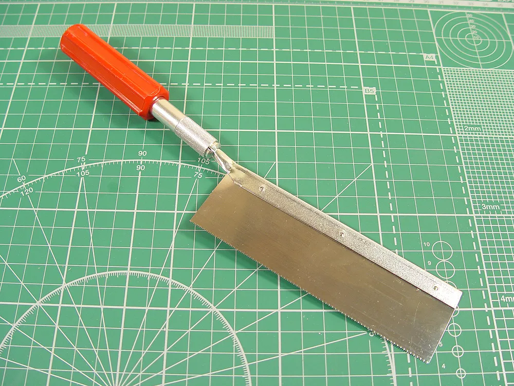 Пилка, 30 зубцов/дюйм (12 зубцов/см)