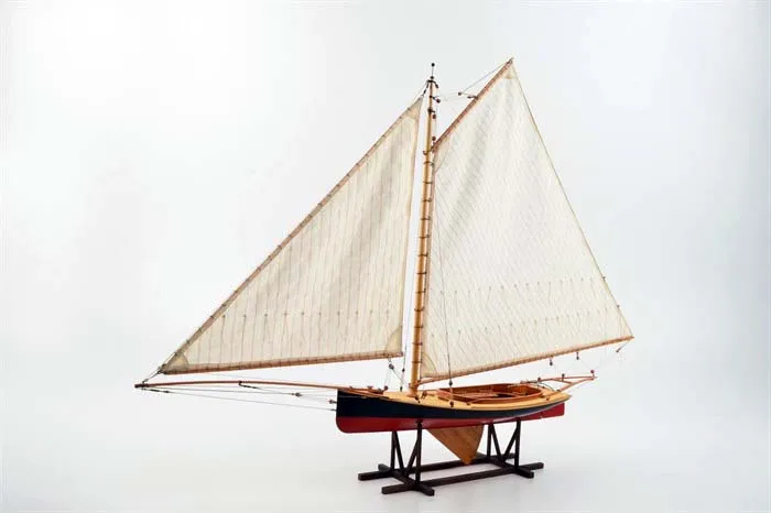 Модель Швертбот "Кузнечик" 1:48 (делюкс) Модель Швертбот "Кузнечик" 1:48 (делюкс)