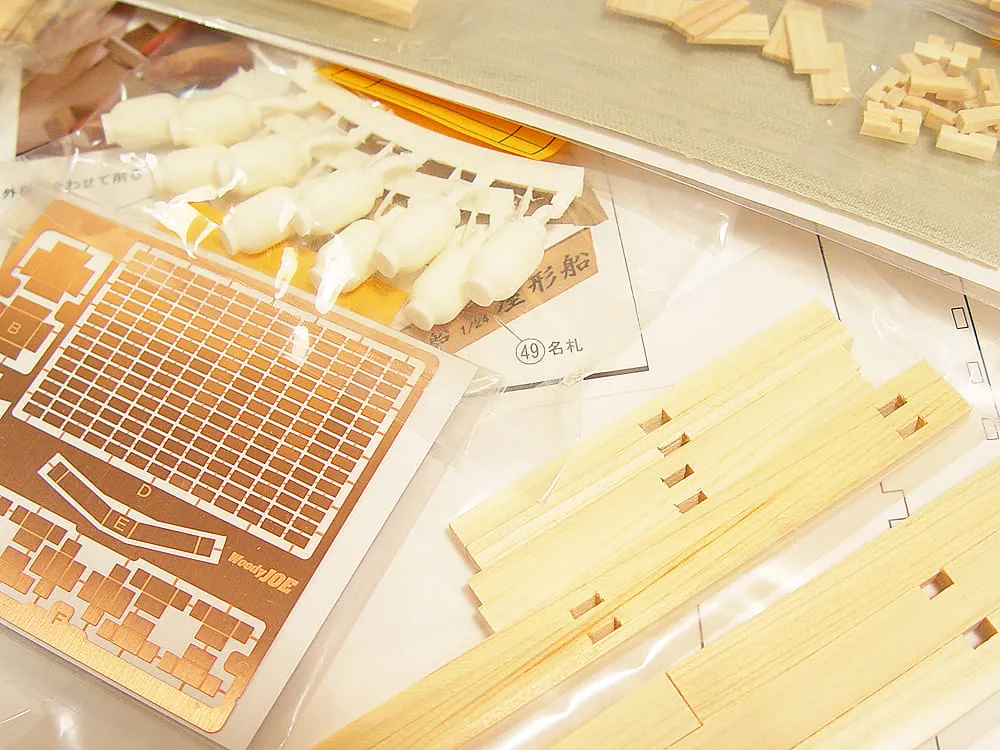 деревянная модель парусника Yakatabune с подсветкой деревянная модель парусника Yakatabune с подсветкой