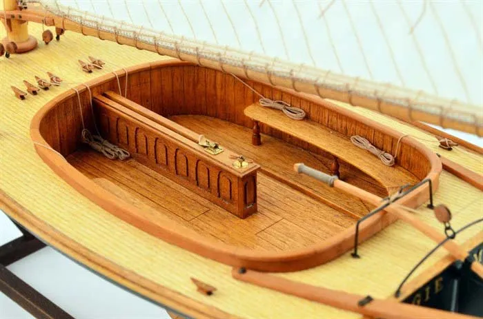 Швертбот "Кузнечик" 1:48 (делюкс) + (Стартовый набор инструментов) Швертбот "Кузнечик" 1:48 (делюкс) + (Стартовый набор инструментов)