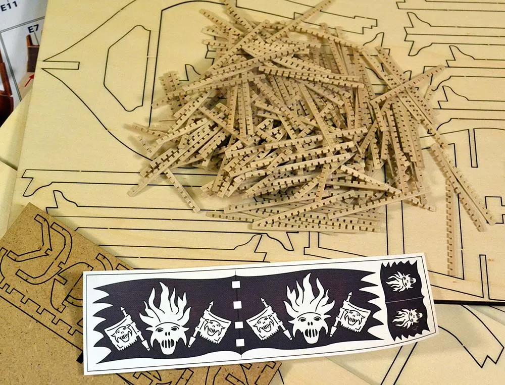 модель корабля своими руками Flying Dutchman (Летучий Голландец) с подсветкой и основанием