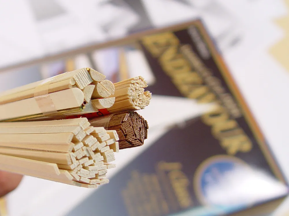 модель яхты Endeavour (плюс инструменты) модель яхты Endeavour (плюс инструменты)