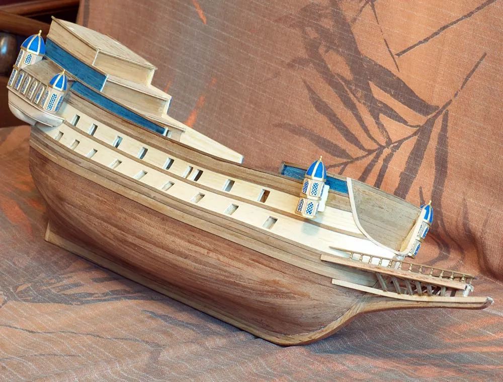 деревянная модель корабля La Couronne деревянная модель корабля La Couronne